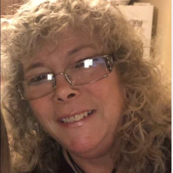 Meet your Posher, Melanie - Picture 1 of 1